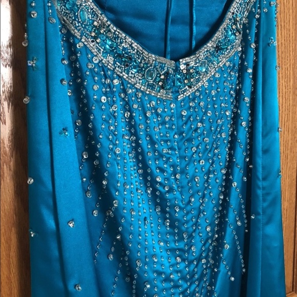 Riva designs beaded turquoise formal dress - Picture 3 of 8